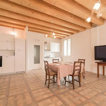 Appartamento Amazing In Valnogaredo Pd With 3 Bedrooms, Wifi And Outdoor Swimming Pool